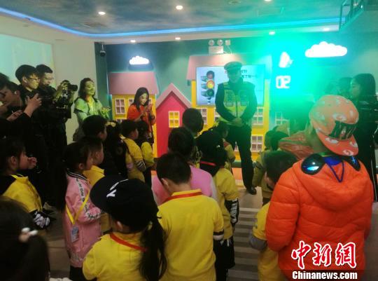 ͼΪ��ͨ���쵱�յ���������Ϊ�������ռ���ͨ��ȫ֪ʶ�������� ��